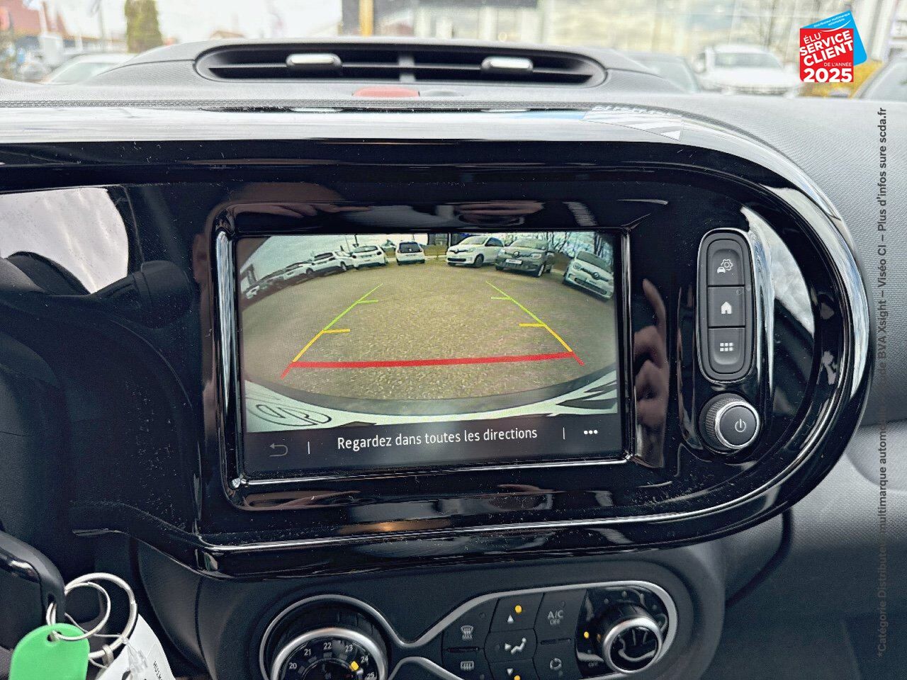 Véhicule d'occasion RENAULT TWINGO E-TECH ELECTRIC URBAN NIGHT R80 ACHAT INTEGRAL - 21MY GPS CAMERA chez Opel Verdun