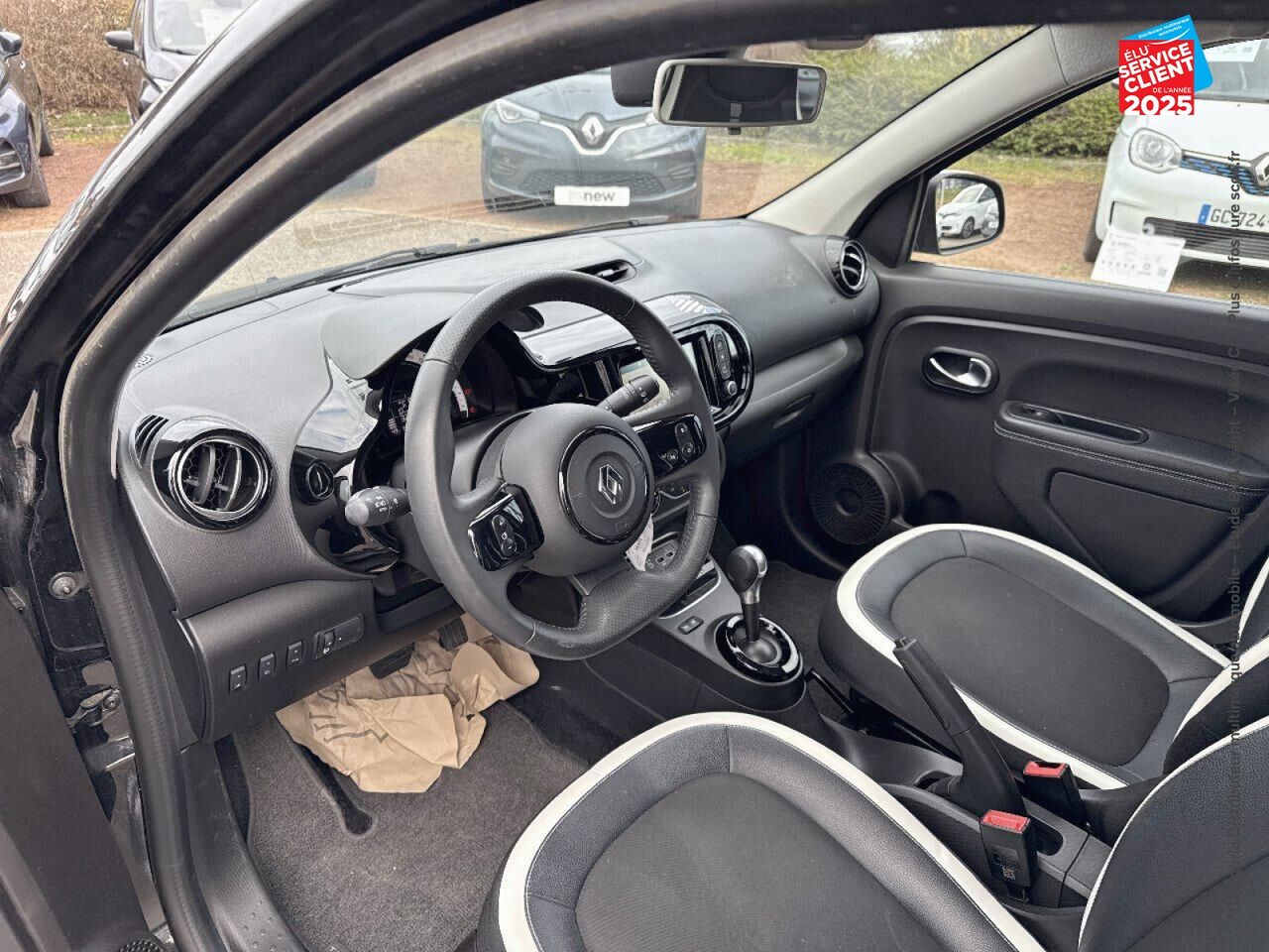 Véhicule d'occasion RENAULT TWINGO E-TECH ELECTRIC URBAN NIGHT R80 ACHAT INTEGRAL - 21MY GPS CAMERA chez Opel Verdun