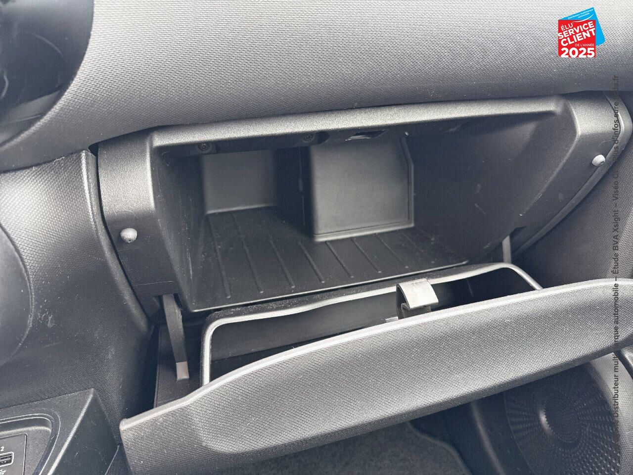 Véhicule d'occasion RENAULT TWINGO E-TECH ELECTRIC URBAN NIGHT R80 ACHAT INTEGRAL - 21MY GPS CAMERA chez Opel Verdun