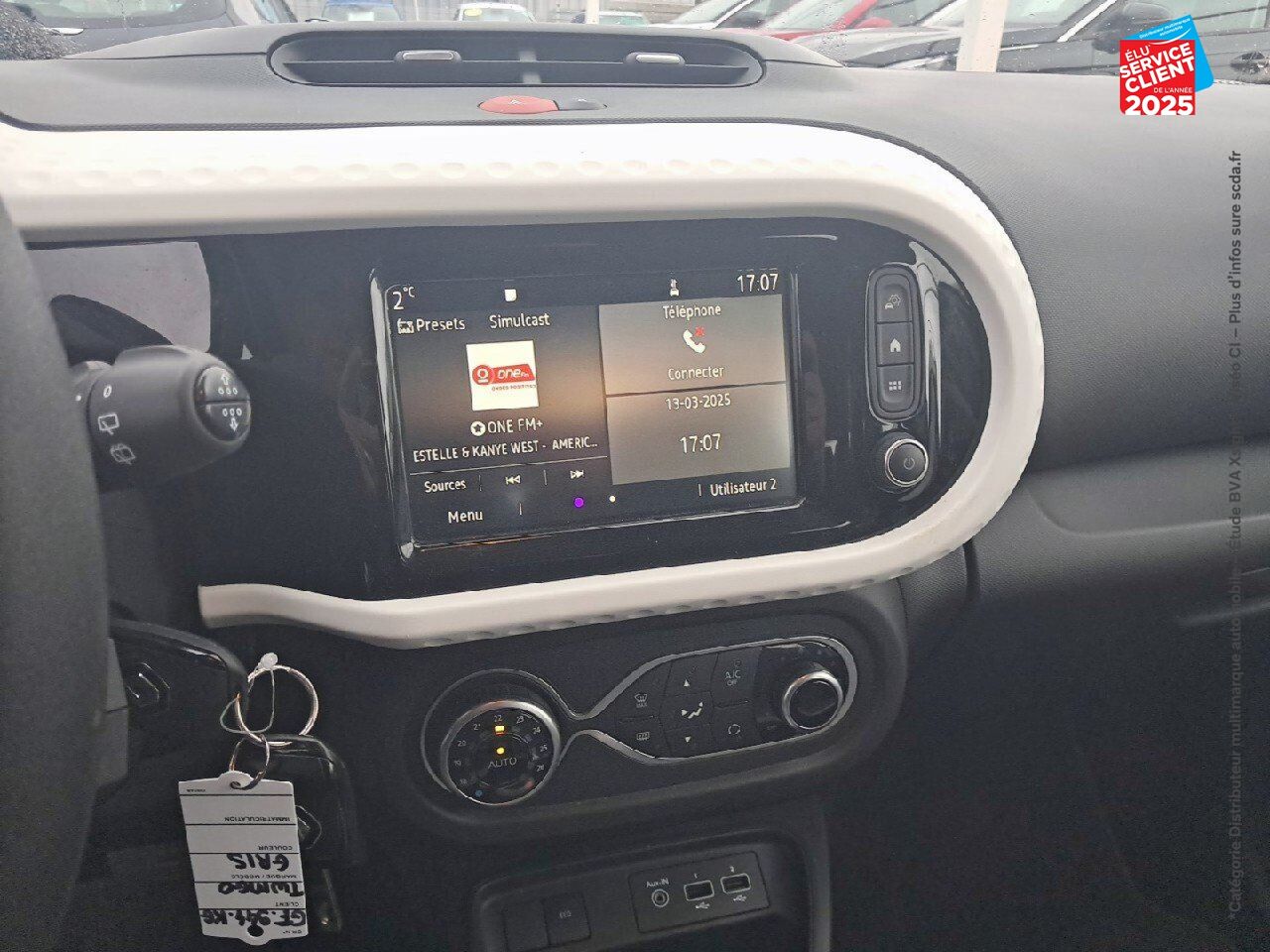 Véhicule d'occasion RENAULT TWINGO E-TECH ELECTRIC ZEN R80 ACHAT INTEGRAL - 21MY CARPLAY chez Hyundai Epernay
