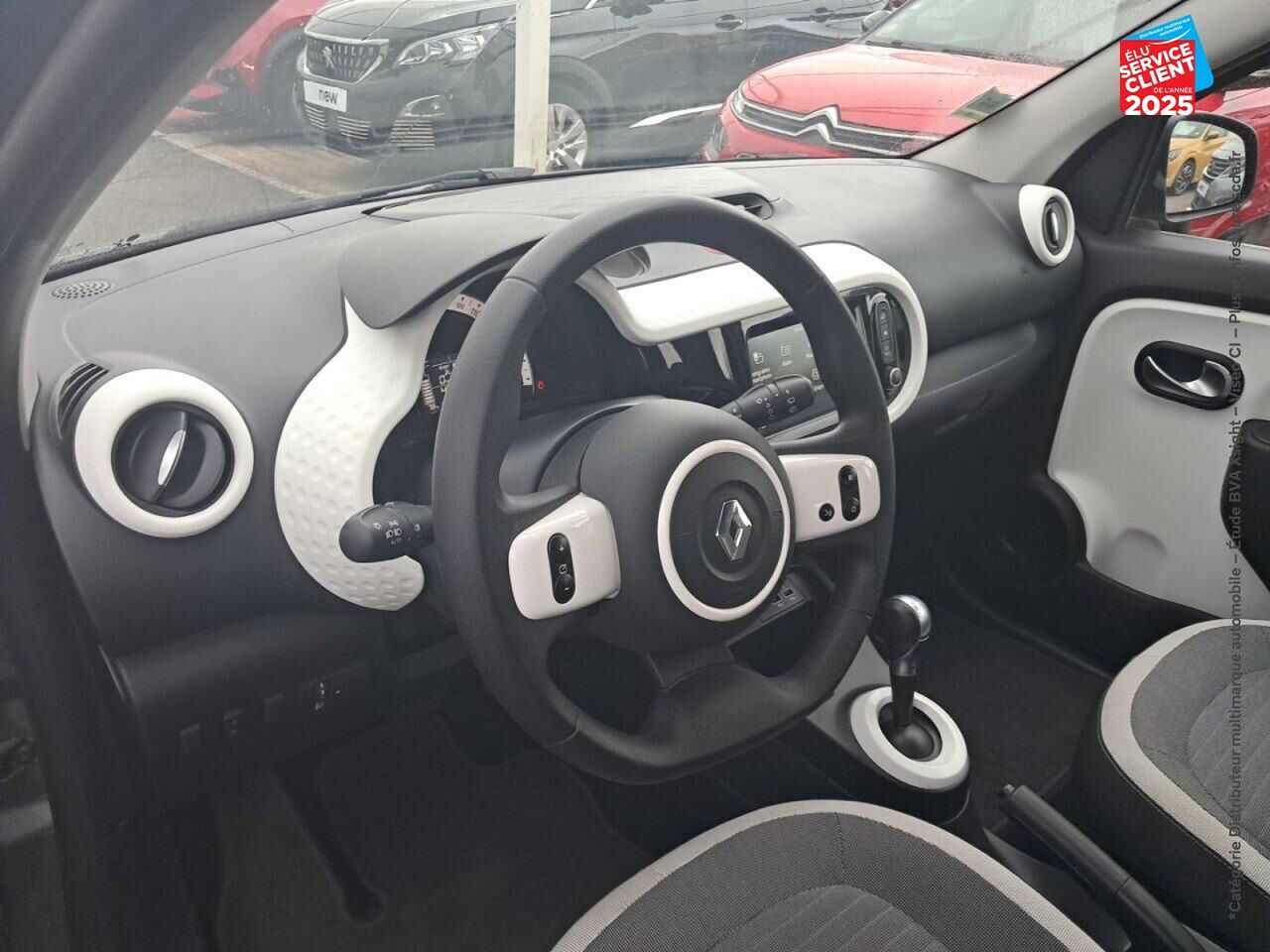 Véhicule d'occasion RENAULT TWINGO E-TECH ELECTRIC ZEN R80 ACHAT INTEGRAL - 21MY CARPLAY chez Hyundai Epernay