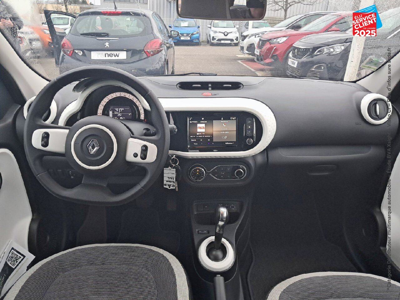 Véhicule d'occasion RENAULT TWINGO E-TECH ELECTRIC ZEN R80 ACHAT INTEGRAL - 21MY CARPLAY chez Hyundai Epernay