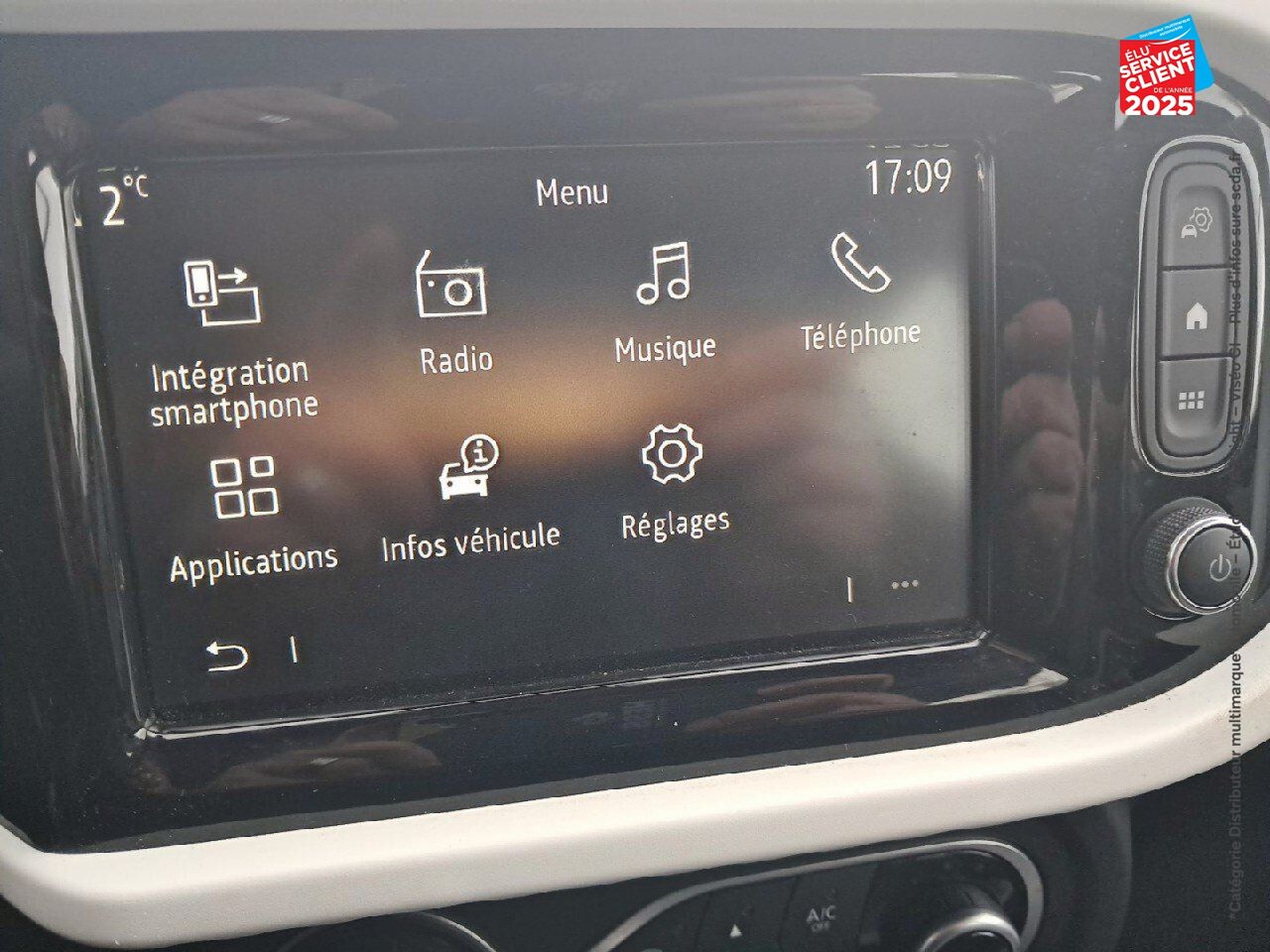 Véhicule d'occasion RENAULT TWINGO E-TECH ELECTRIC ZEN R80 ACHAT INTEGRAL - 21MY CARPLAY chez Hyundai Epernay