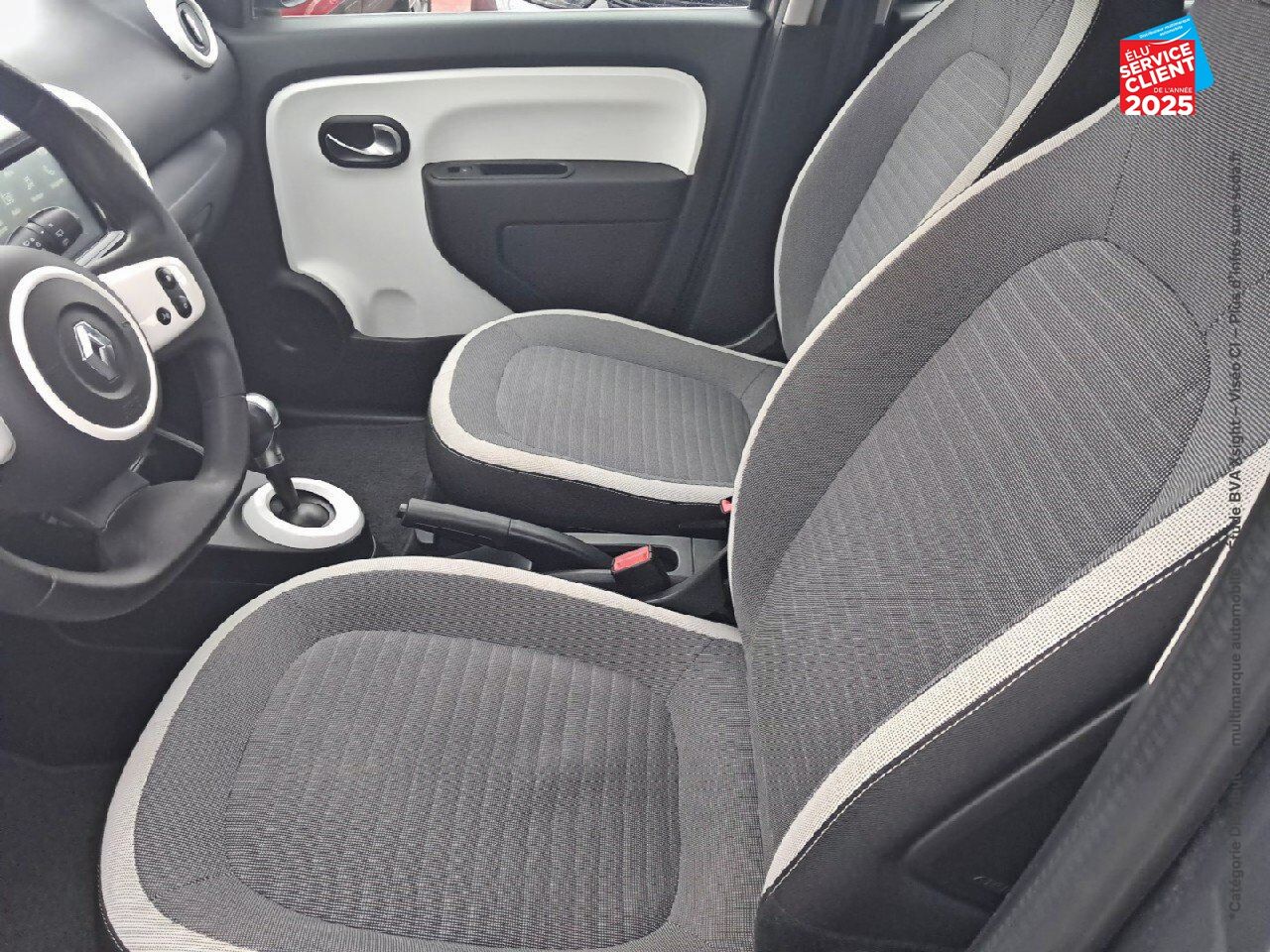 Véhicule d'occasion RENAULT TWINGO E-TECH ELECTRIC ZEN R80 ACHAT INTEGRAL - 21MY CARPLAY chez Hyundai Epernay