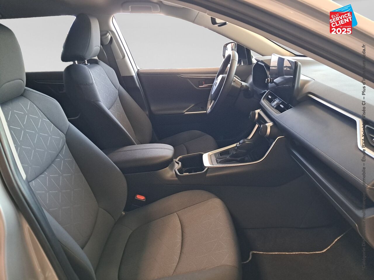 Véhicule d'occasion TOYOTA RAV4 2.5 HYBRIDE 218CH DYNAMIC 2WD MY24 chez Toyota Bar le Duc