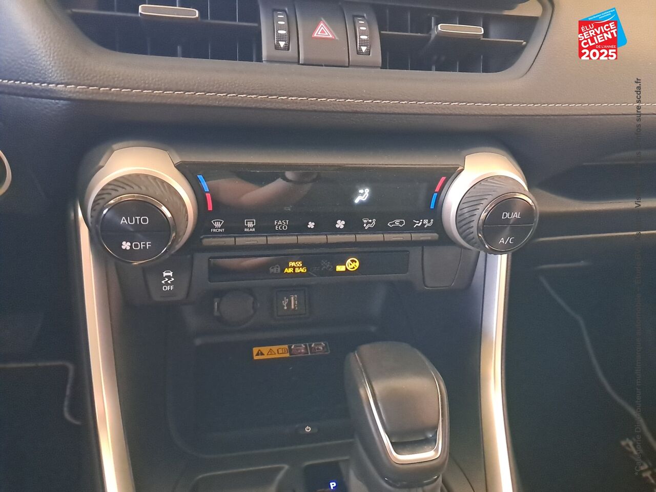 Véhicule d'occasion TOYOTA RAV4 2.5 HYBRIDE 218CH DYNAMIC 2WD MY24 chez Toyota Bar le Duc