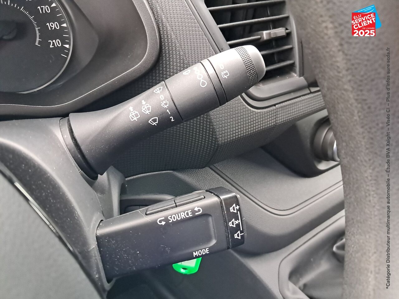 Véhicule d'occasion RENAULT TRAFIC COMBI L2 2.0 BLUE DCI 150CH SS ZEN 8 PLACES chez Renault Belfort