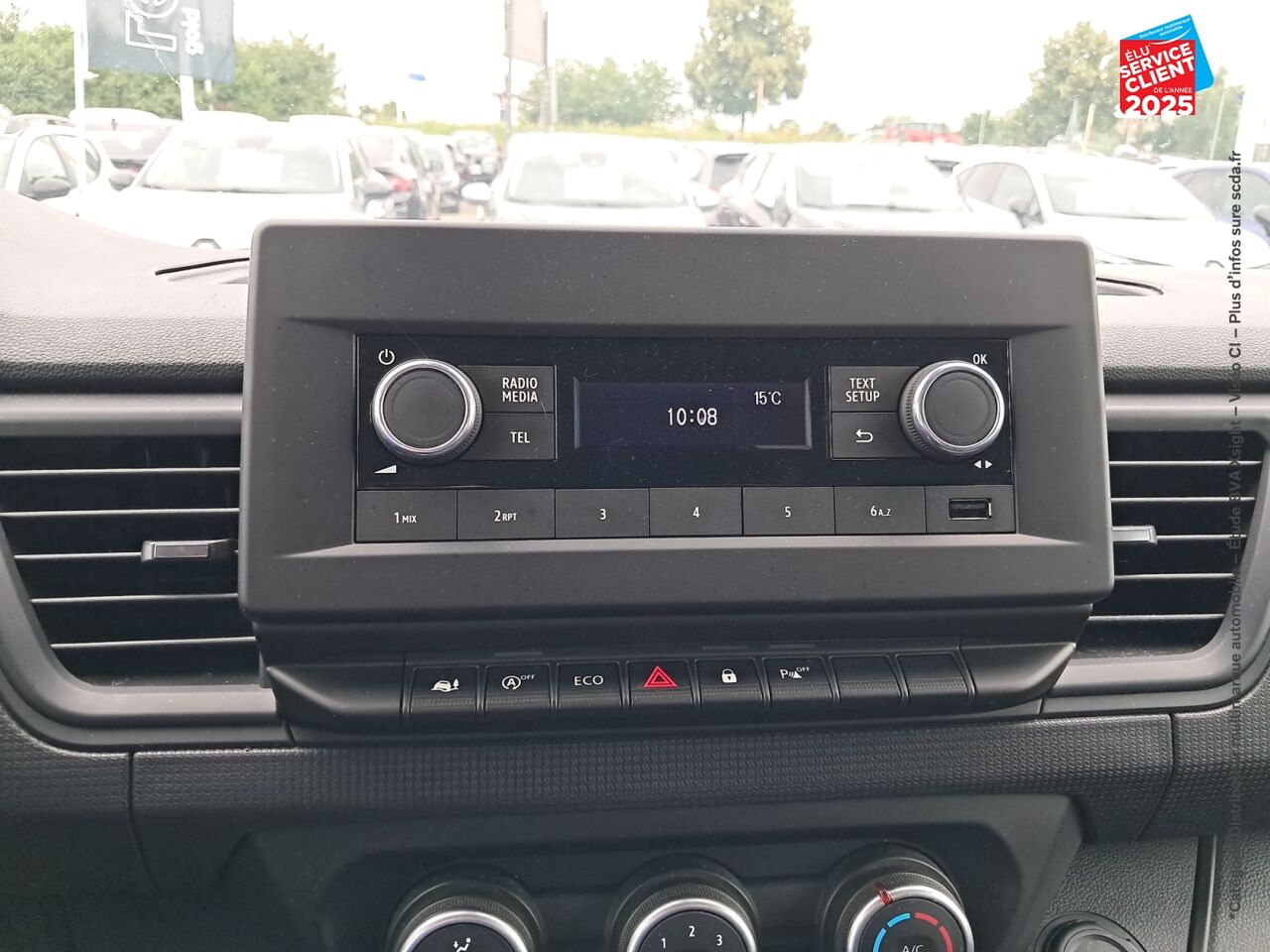 Véhicule d'occasion RENAULT TRAFIC COMBI L2 2.0 BLUE DCI 150CH SS ZEN 8 PLACES chez Renault Belfort