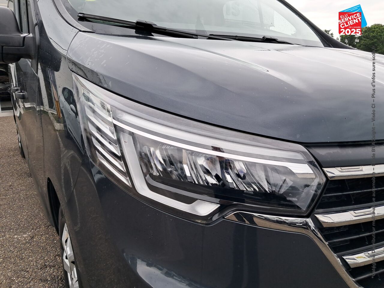 Véhicule d'occasion RENAULT TRAFIC COMBI L2 2.0 BLUE DCI 150CH SS ZEN 8 PLACES chez Renault Belfort