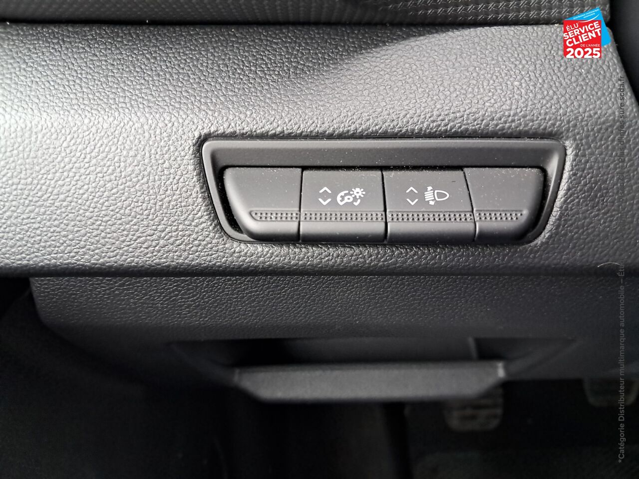 Véhicule d'occasion RENAULT TRAFIC COMBI L2 2.0 BLUE DCI 150CH SS ZEN 8 PLACES chez Renault Belfort