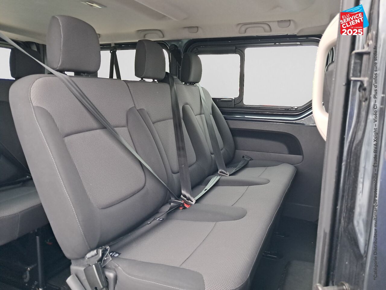 Véhicule d'occasion RENAULT TRAFIC COMBI L2 2.0 BLUE DCI 150CH SS ZEN 8 PLACES chez Renault Belfort