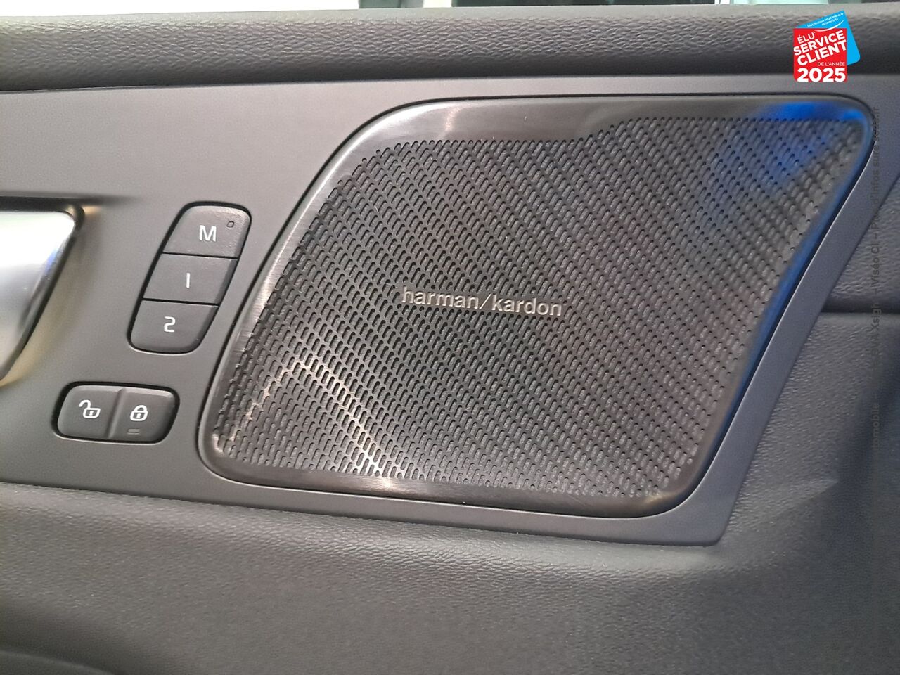 Véhicule neuf VOLVO XC60 T6 AWD 253 + 145CH ULTRA STYLE CHROME GEARTRONIC chez Volvo Strasbourg
