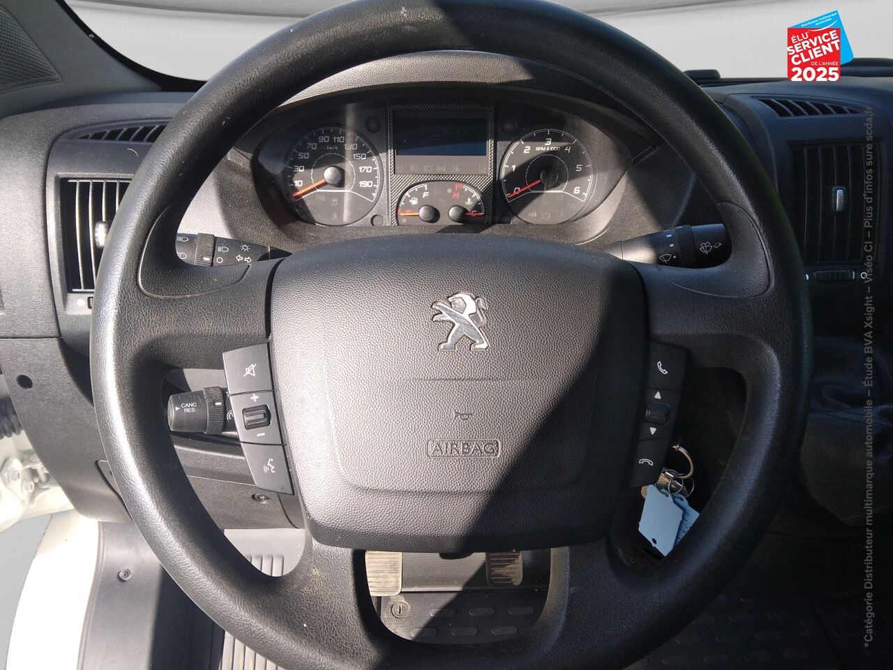 Véhicule d'occasion PEUGEOT BOXER FG 330 L2H2 2.2 BLUEHDI SS 120CH PREMIUM chez Renault Colmar