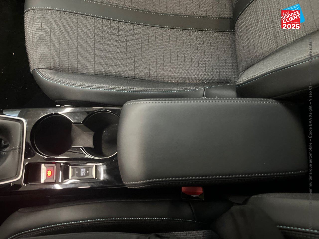 Véhicule d'occasion PEUGEOT 208 1.2 PURETECH 100CH S/S ALLURE PACK chez Fiat Strasbourg