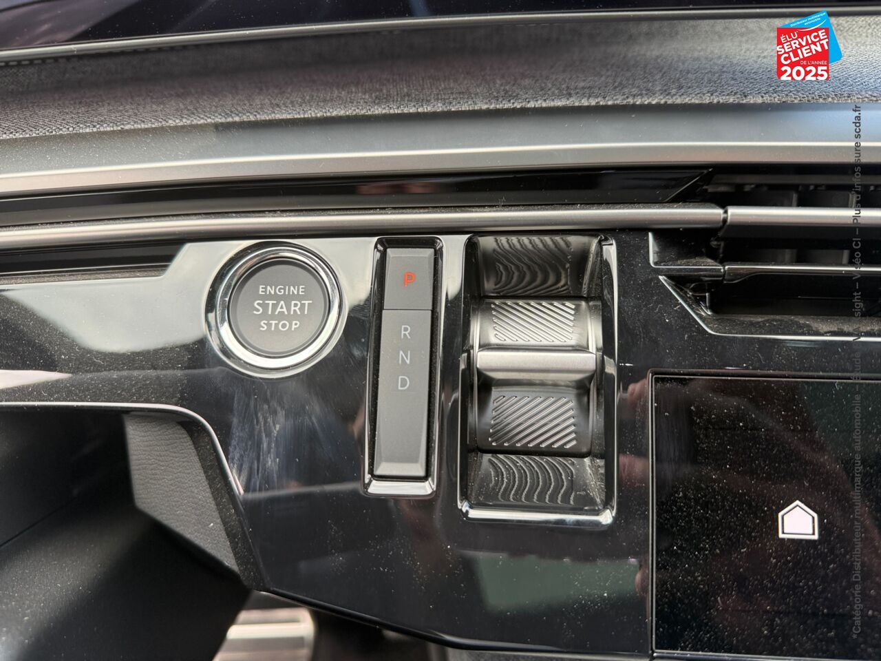 Véhicule d'occasion PEUGEOT 3008 ELECTRIQUE 210CH BATTERIE 73 KWH GT chez Hyundai Reims