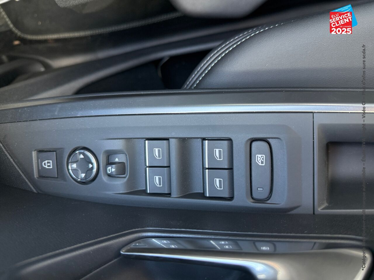 Véhicule d'occasion PEUGEOT 3008 ELECTRIQUE 210CH BATTERIE 73 KWH GT chez Hyundai Reims