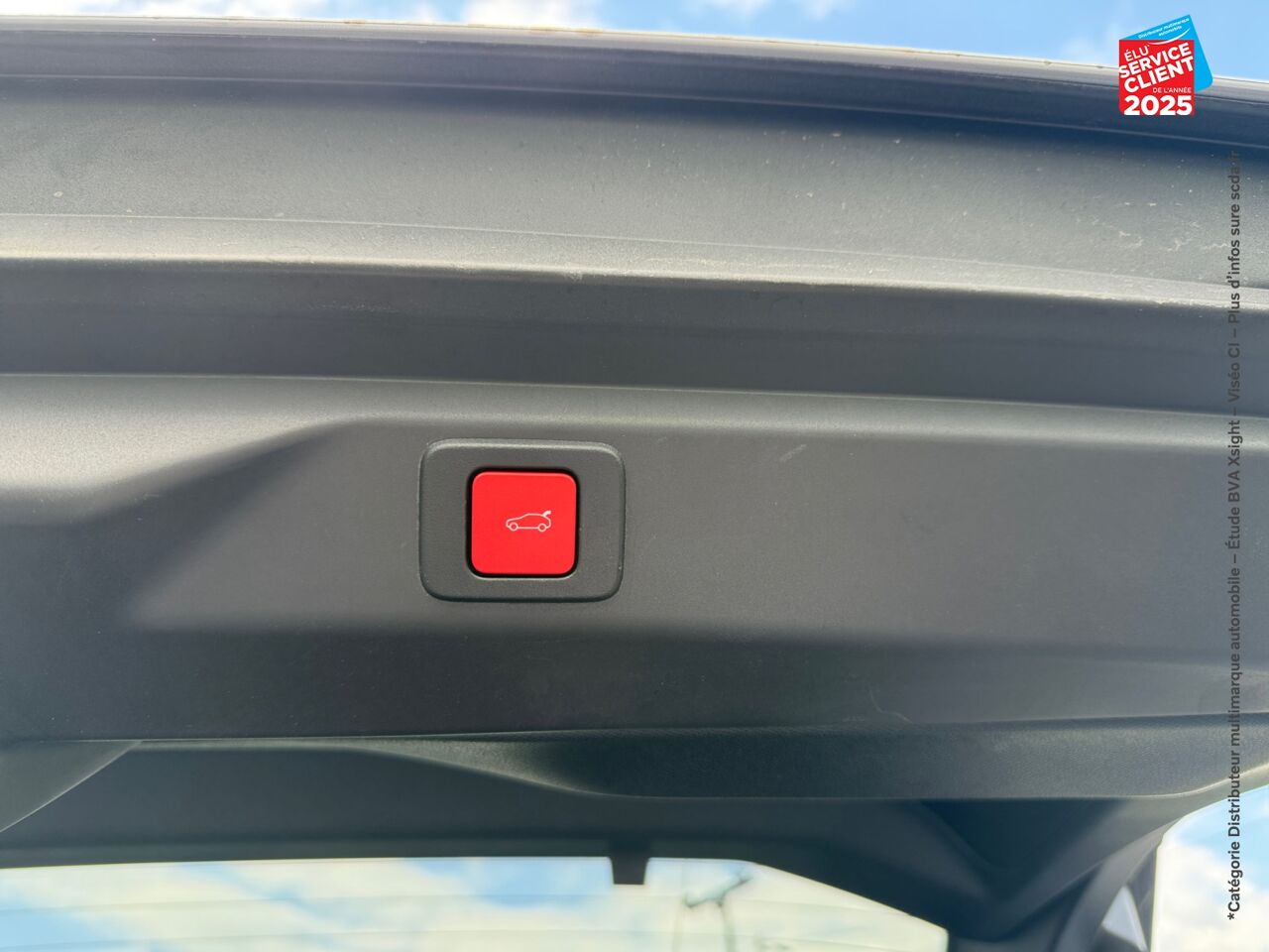 Véhicule d'occasion PEUGEOT 3008 ELECTRIQUE 210CH BATTERIE 73 KWH GT chez Hyundai Reims
