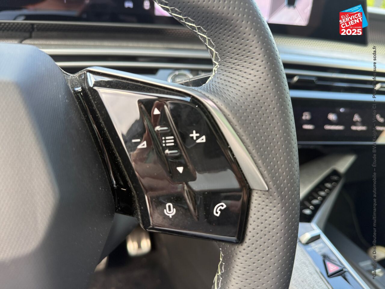 Véhicule d'occasion PEUGEOT 3008 ELECTRIQUE 210CH BATTERIE 73 KWH GT chez Hyundai Reims