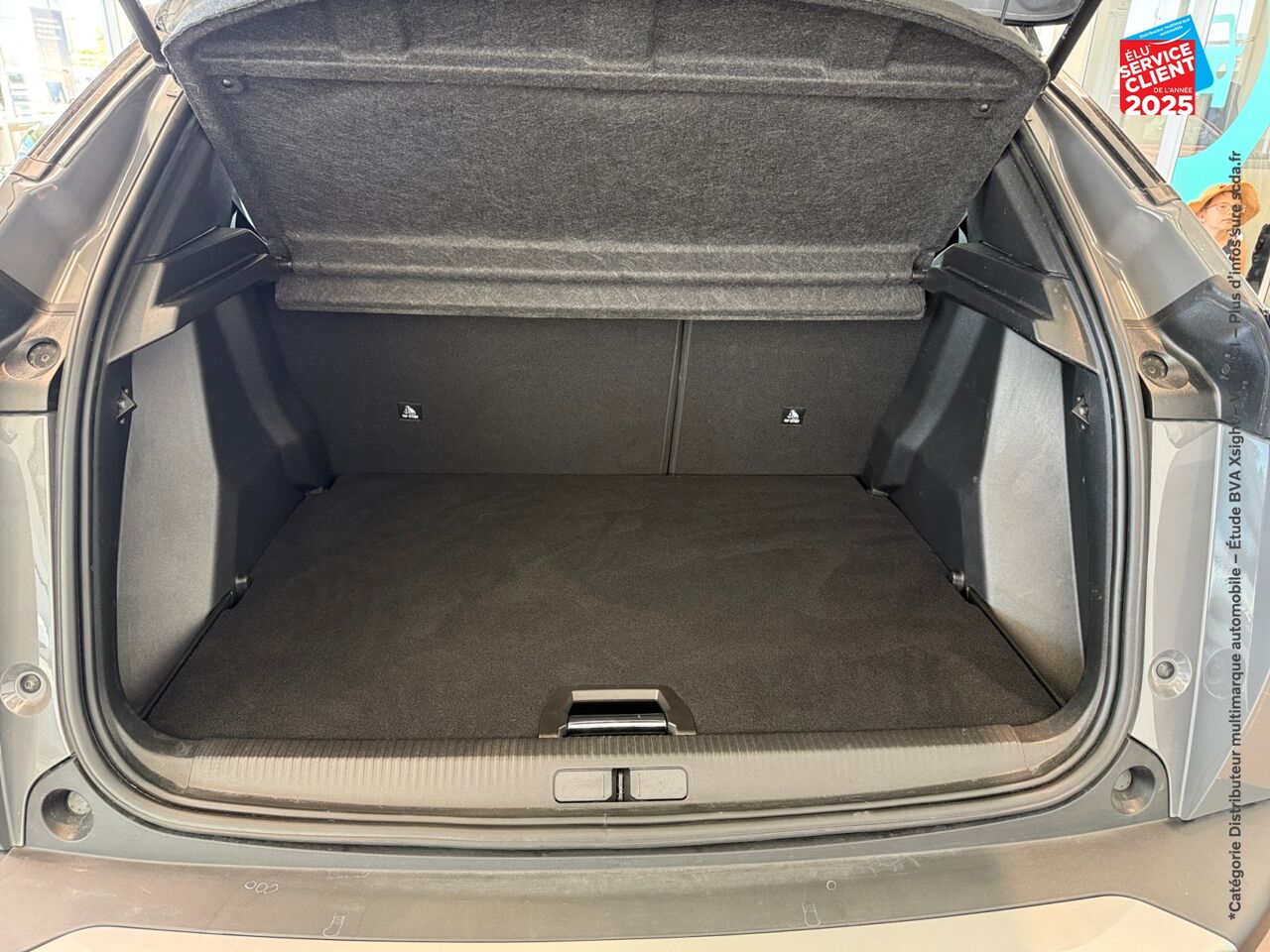 chez Peugeot Charleville