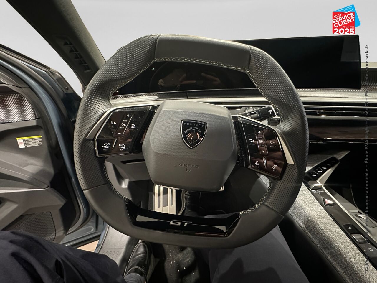 chez Peugeot Charleville