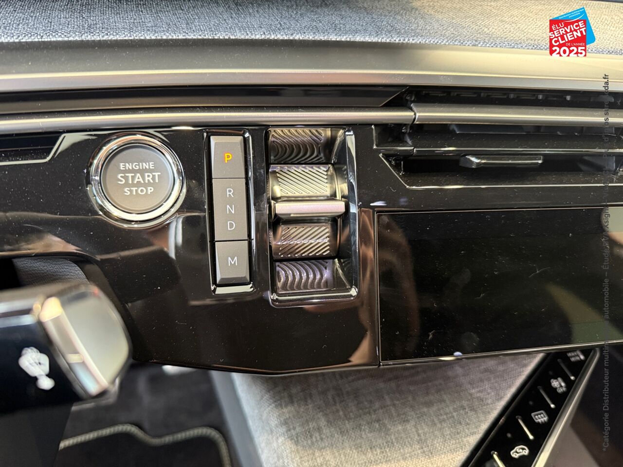 Véhicule neuf PEUGEOT 3008 1.2 HYBRID 136CH GT E-DCS6 chez Peugeot Reims