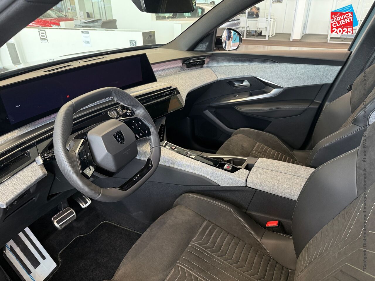 Véhicule neuf PEUGEOT 3008 1.2 HYBRID 136CH GT E-DCS6 chez Peugeot Reims