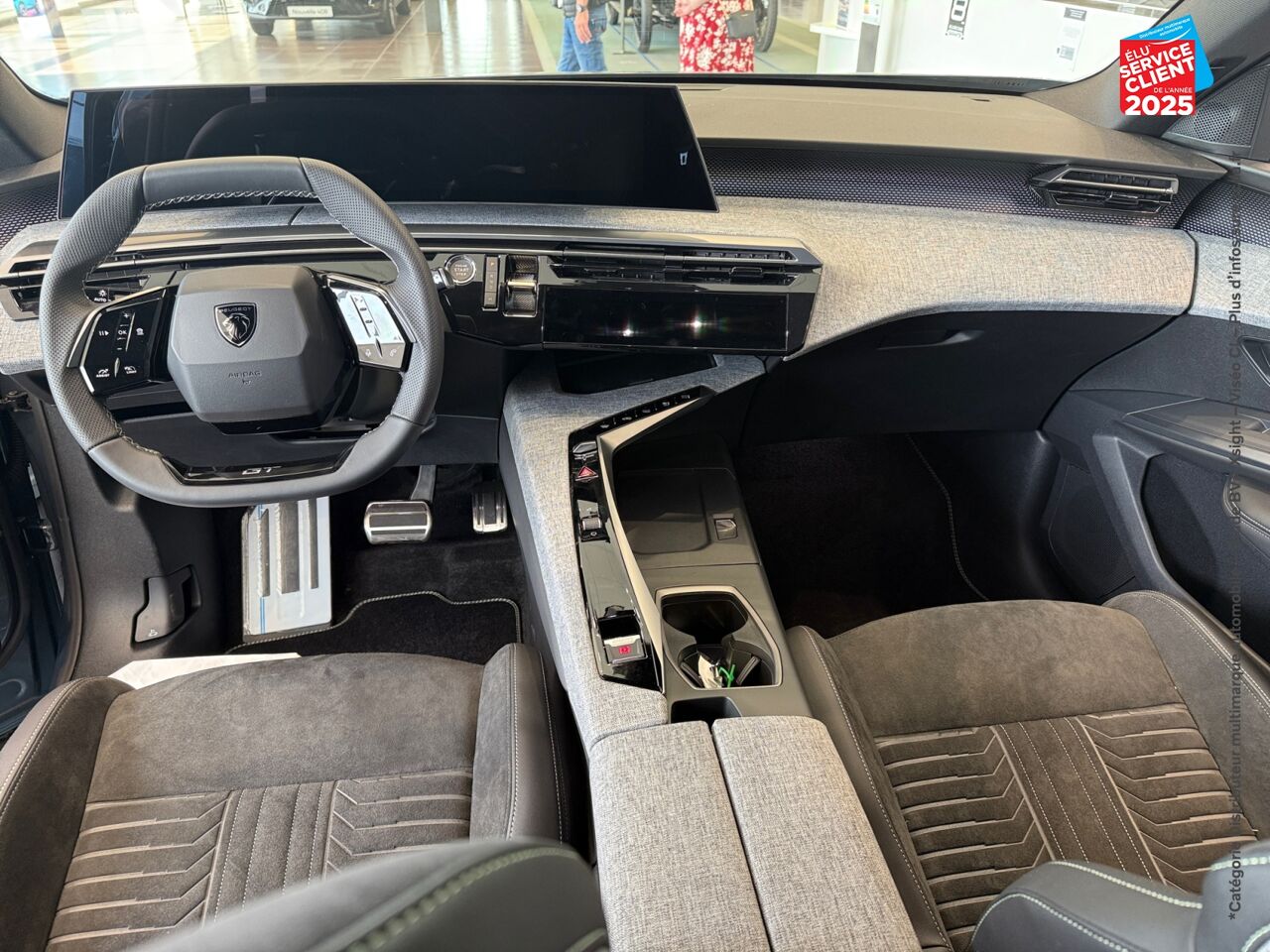 Véhicule neuf PEUGEOT 3008 1.2 HYBRID 136CH GT E-DCS6 chez Peugeot Reims