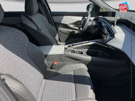 PEUGEOT 3008 1.2 HYBRID...
