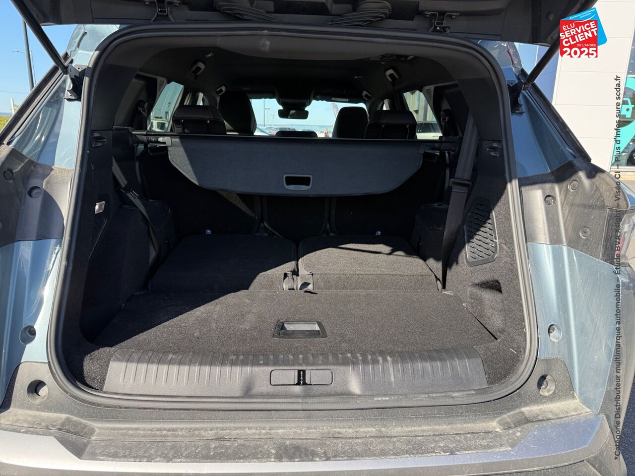 Véhicule d'occasion PEUGEOT 5008 ELECTRIQUE 210CH BATTERIE 73 KWH ALLURE chez Toyota Sarreguemines