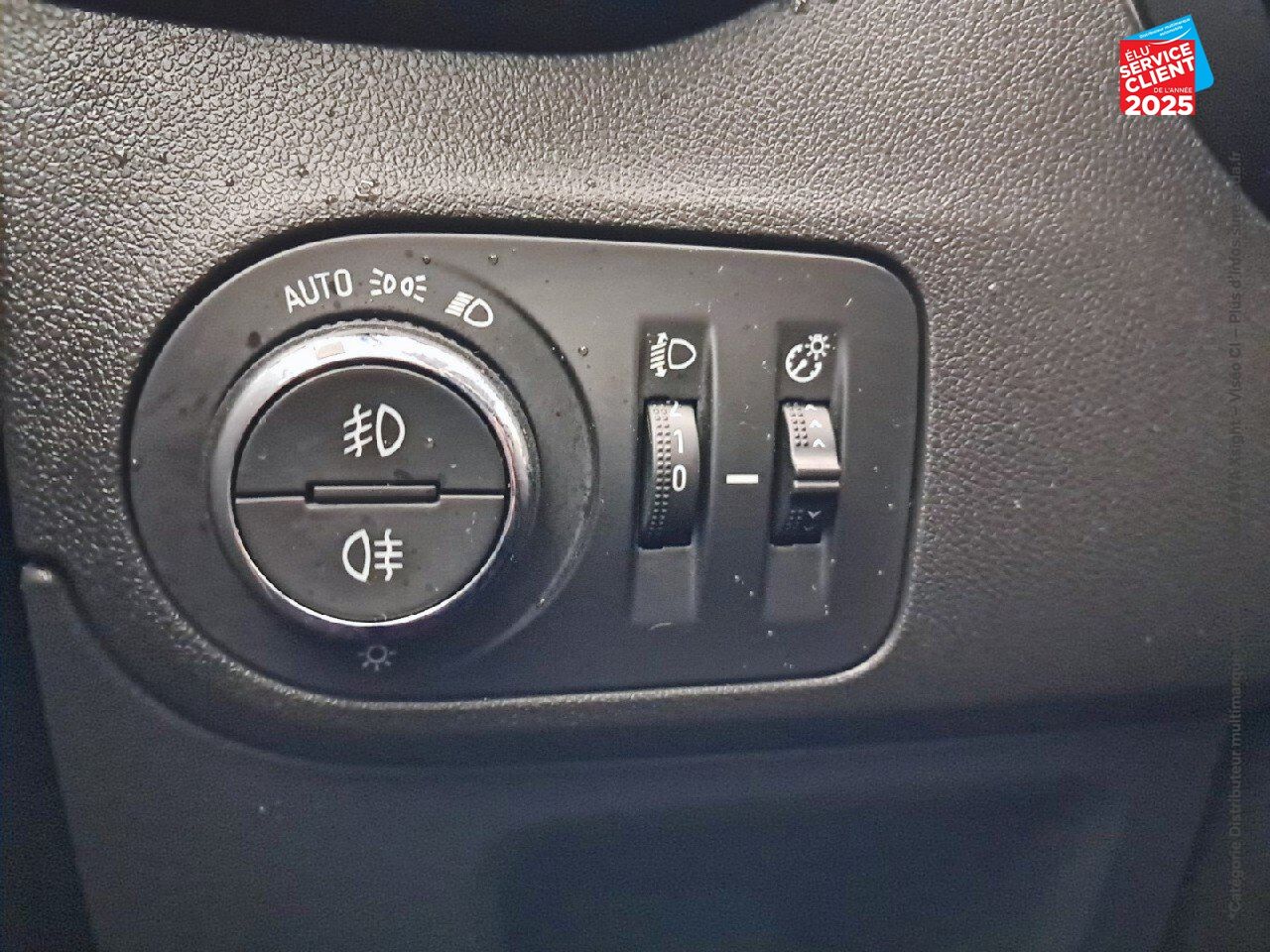 Véhicule d'occasion OPEL CROSSLAND X 1.2 TURBO 110CH INNOVATION BVA EURO 6D-T chez Opel Saint-Dizier