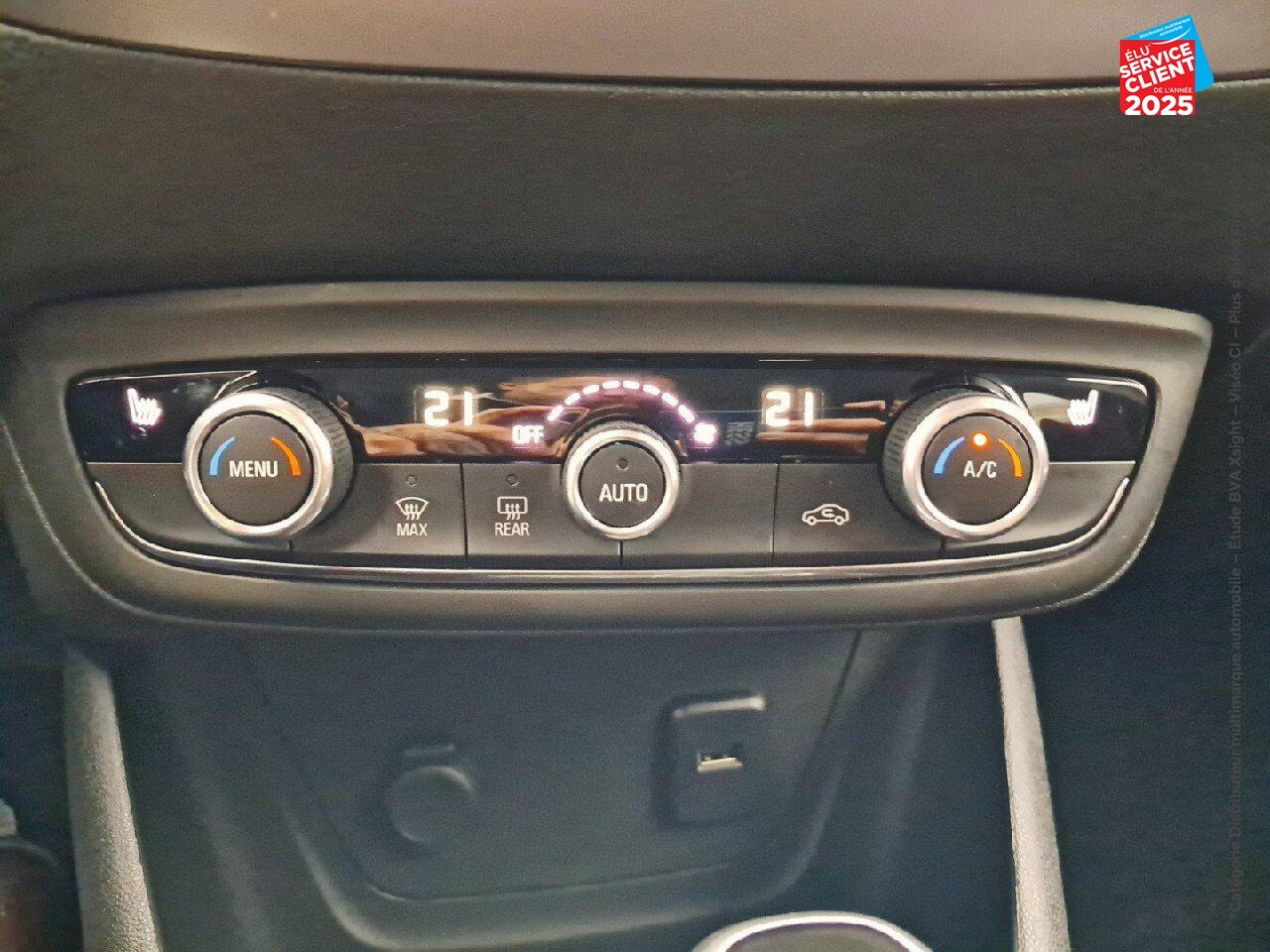Véhicule d'occasion OPEL CROSSLAND X 1.2 TURBO 110CH INNOVATION BVA EURO 6D-T chez Opel Saint-Dizier