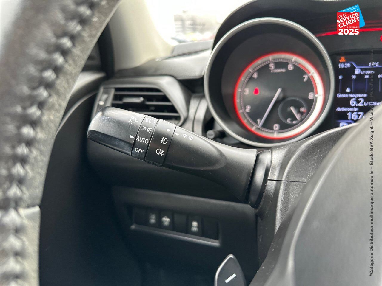 Véhicule d'occasion SUZUKI SWIFT 1.0 BOOSTERJET 111CH PACK AUTO EURO6D-T chez Opel Saint-Dizier
