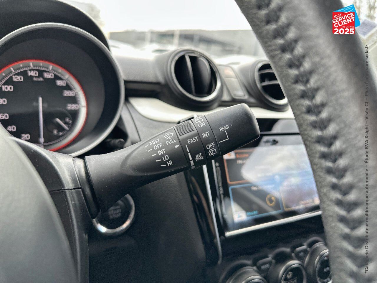 Véhicule d'occasion SUZUKI SWIFT 1.0 BOOSTERJET 111CH PACK AUTO EURO6D-T chez Opel Saint-Dizier