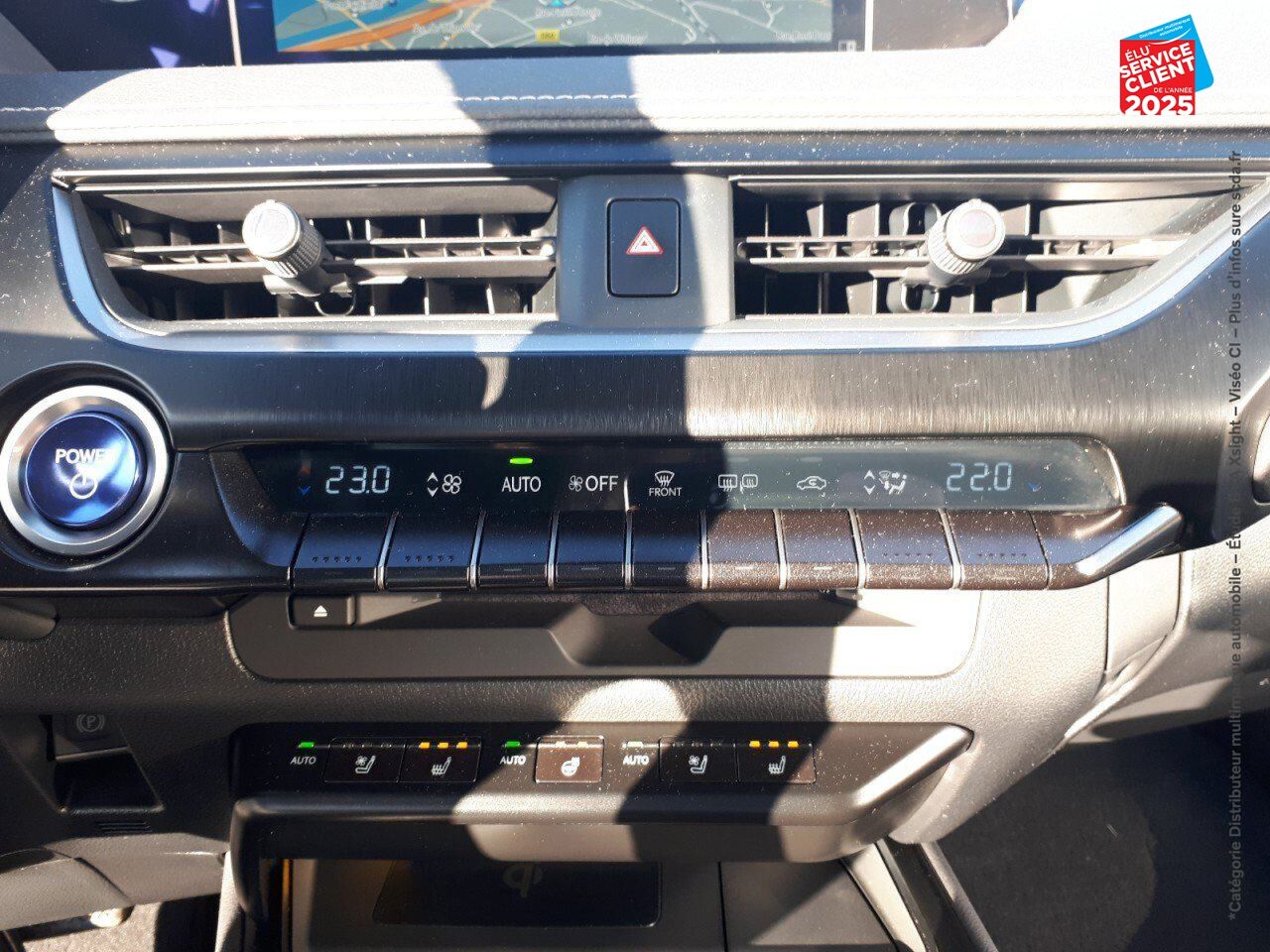 Véhicule d'occasion LEXUS UX 250H 2WD EXECUTIVE MY20 TOUVRANT SIEGES CHAUF/VENTIL/CUIR VOLANT CHAUF GPS chez Toyota Thionville