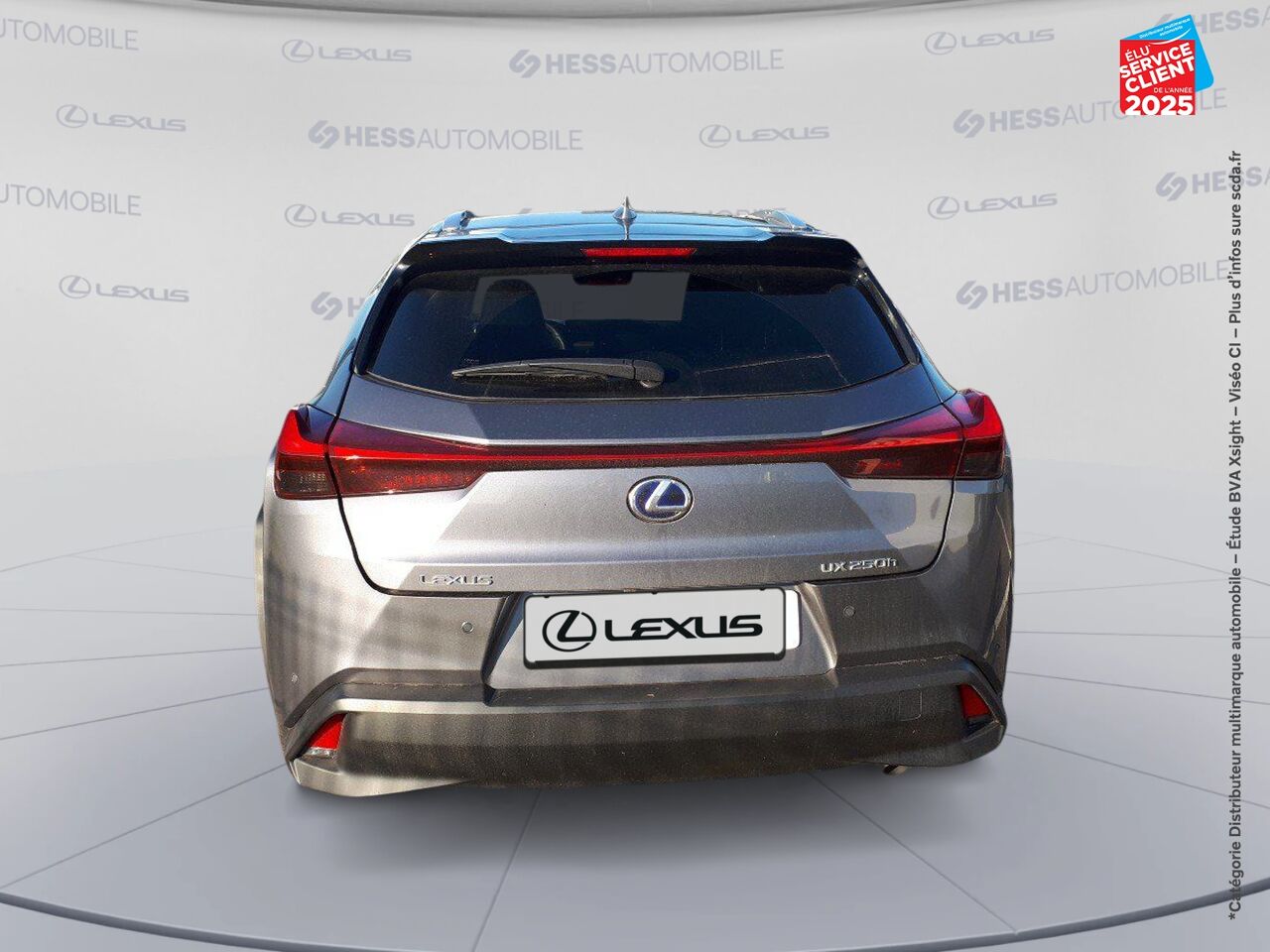 Véhicule d'occasion LEXUS UX 250H 2WD EXECUTIVE MY20 TOUVRANT SIEGES CHAUF/VENTIL/CUIR VOLANT CHAUF GPS chez Toyota Thionville