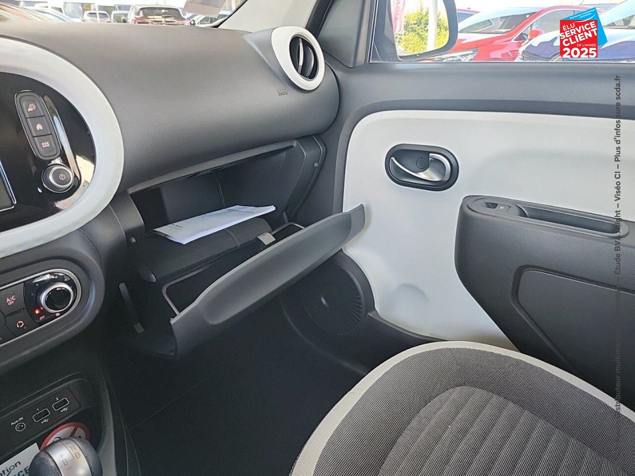 Véhicule d'occasion RENAULT TWINGO E-TECH ELECTRIC EQUILIBRE R80 ACHAT INTEGRAL chez Opel Charleville