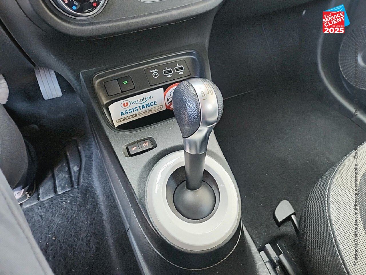 Véhicule d'occasion RENAULT TWINGO E-TECH ELECTRIC EQUILIBRE R80 ACHAT INTEGRAL chez Opel Charleville