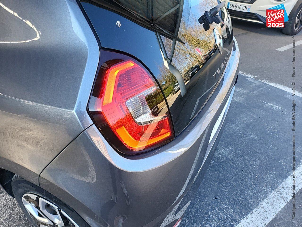 Véhicule d'occasion RENAULT TWINGO E-TECH ELECTRIC EQUILIBRE R80 ACHAT INTEGRAL chez Opel Charleville