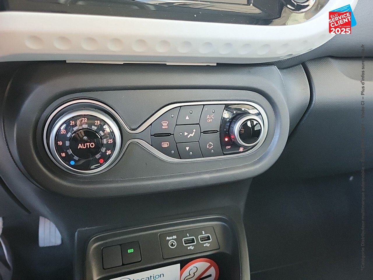 Véhicule d'occasion RENAULT TWINGO E-TECH ELECTRIC EQUILIBRE R80 ACHAT INTEGRAL chez Opel Charleville
