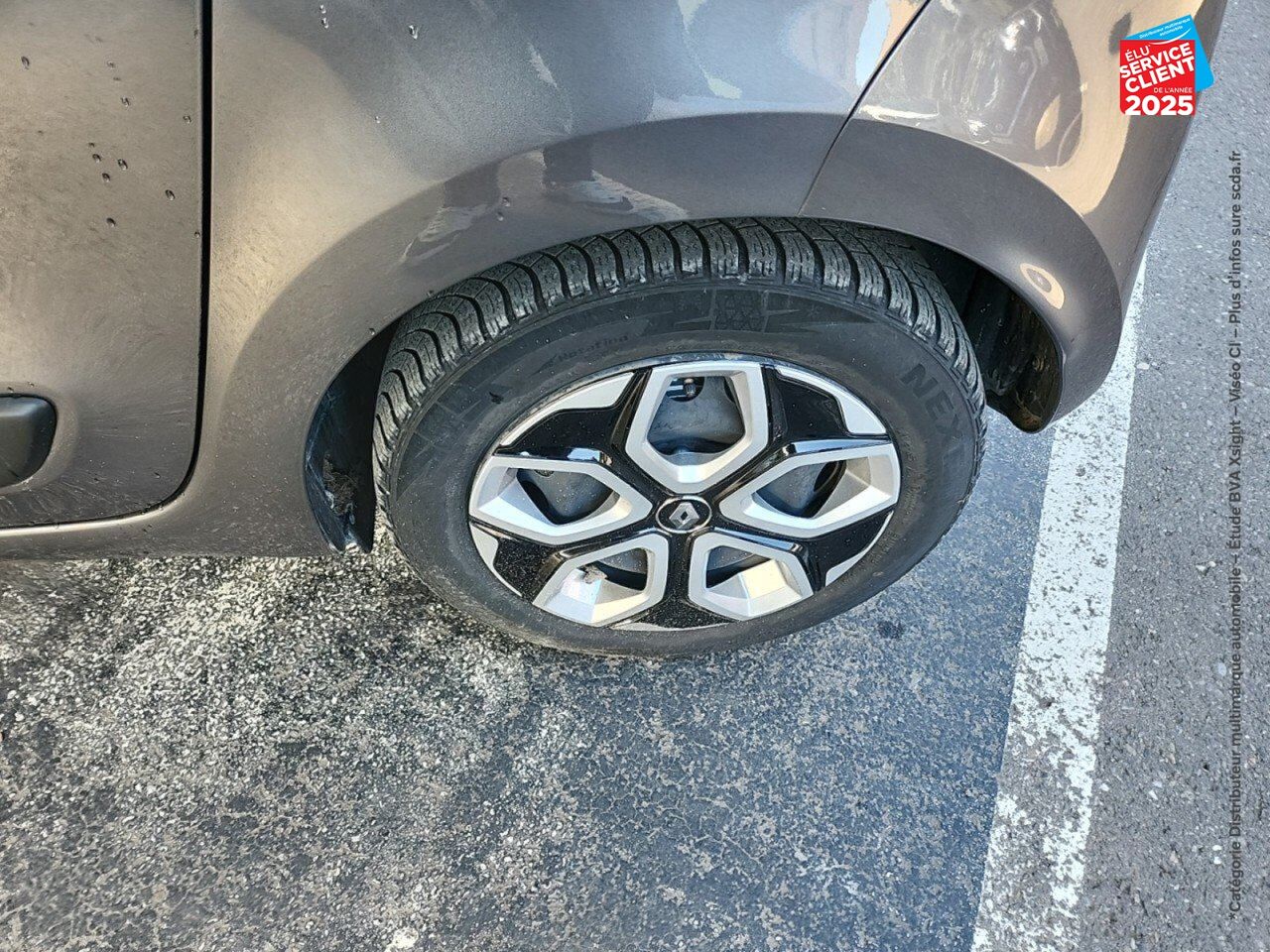 Véhicule d'occasion RENAULT TWINGO E-TECH ELECTRIC EQUILIBRE R80 ACHAT INTEGRAL chez Opel Charleville