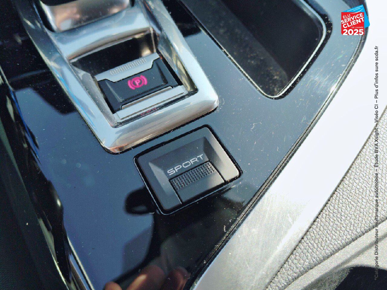Véhicule d'occasion PEUGEOT 3008 1.2 PURETECH 130CH ACTIVE BUSINESS S/S EAT6 GPS chez Hyundai Epernay