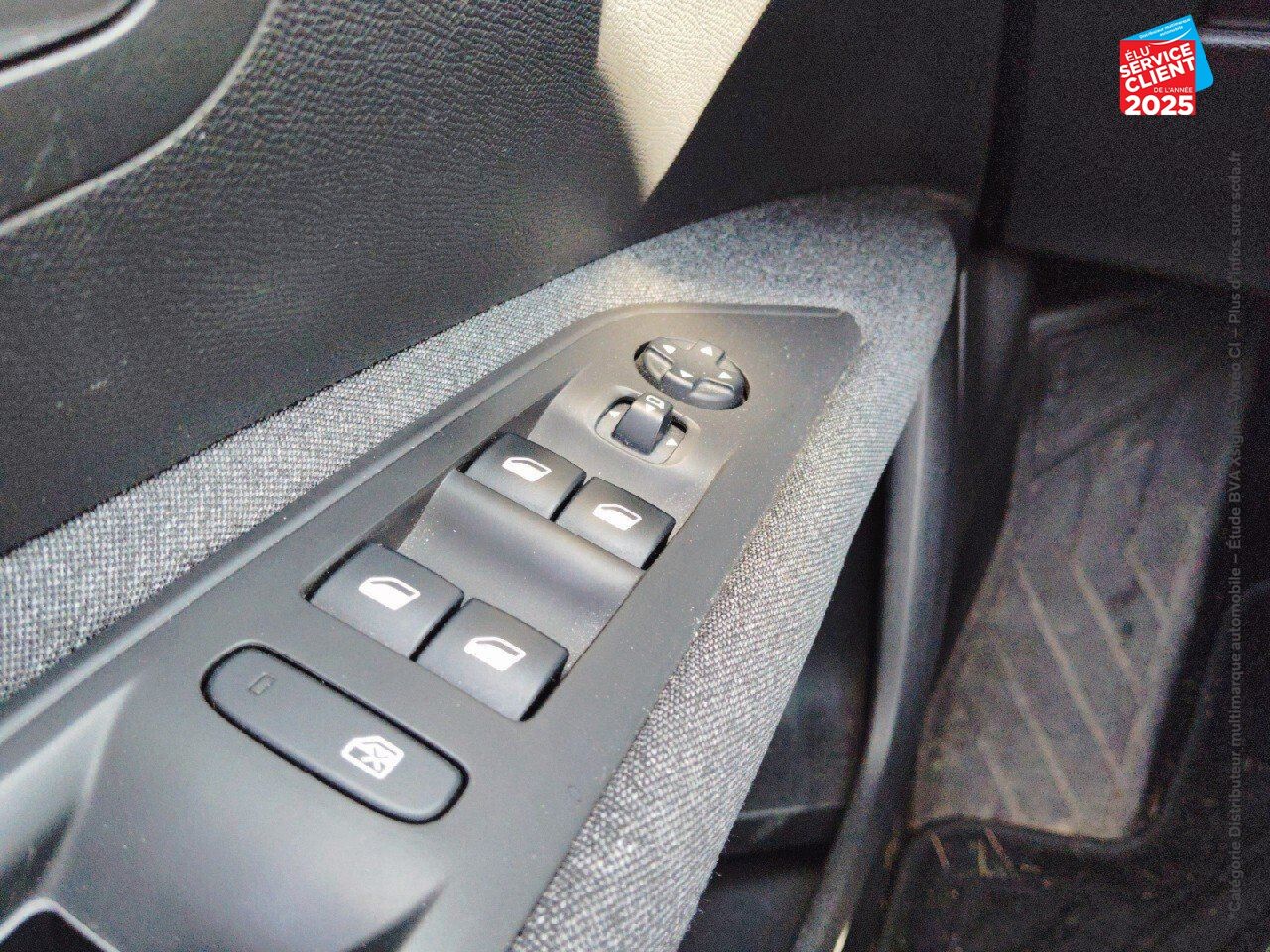 Véhicule d'occasion PEUGEOT 3008 1.2 PURETECH 130CH ACTIVE BUSINESS S/S EAT6 GPS chez Hyundai Epernay