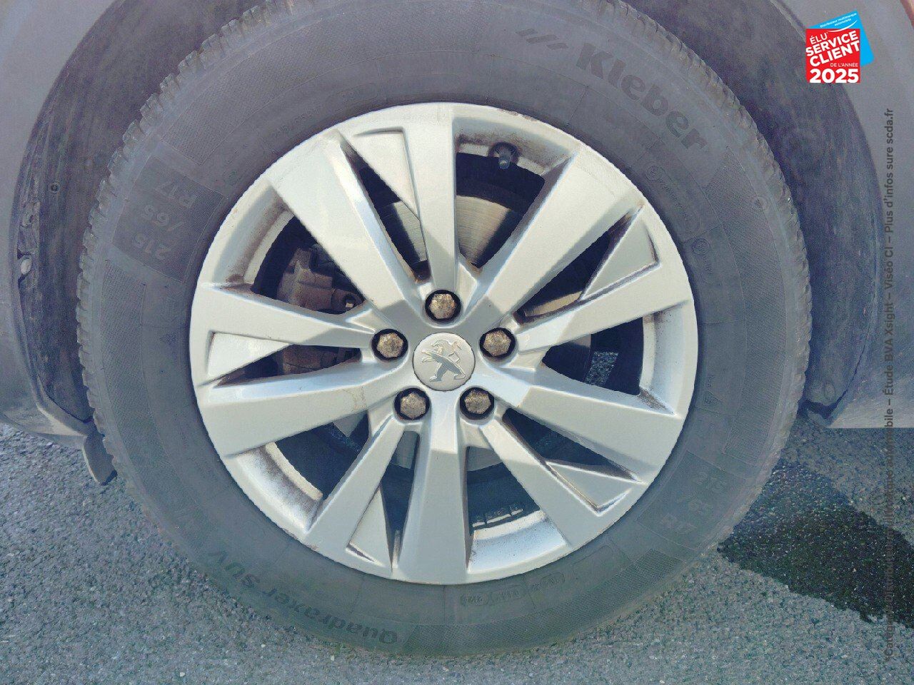 Véhicule d'occasion PEUGEOT 3008 1.2 PURETECH 130CH ACTIVE BUSINESS S/S EAT6 GPS chez Hyundai Epernay