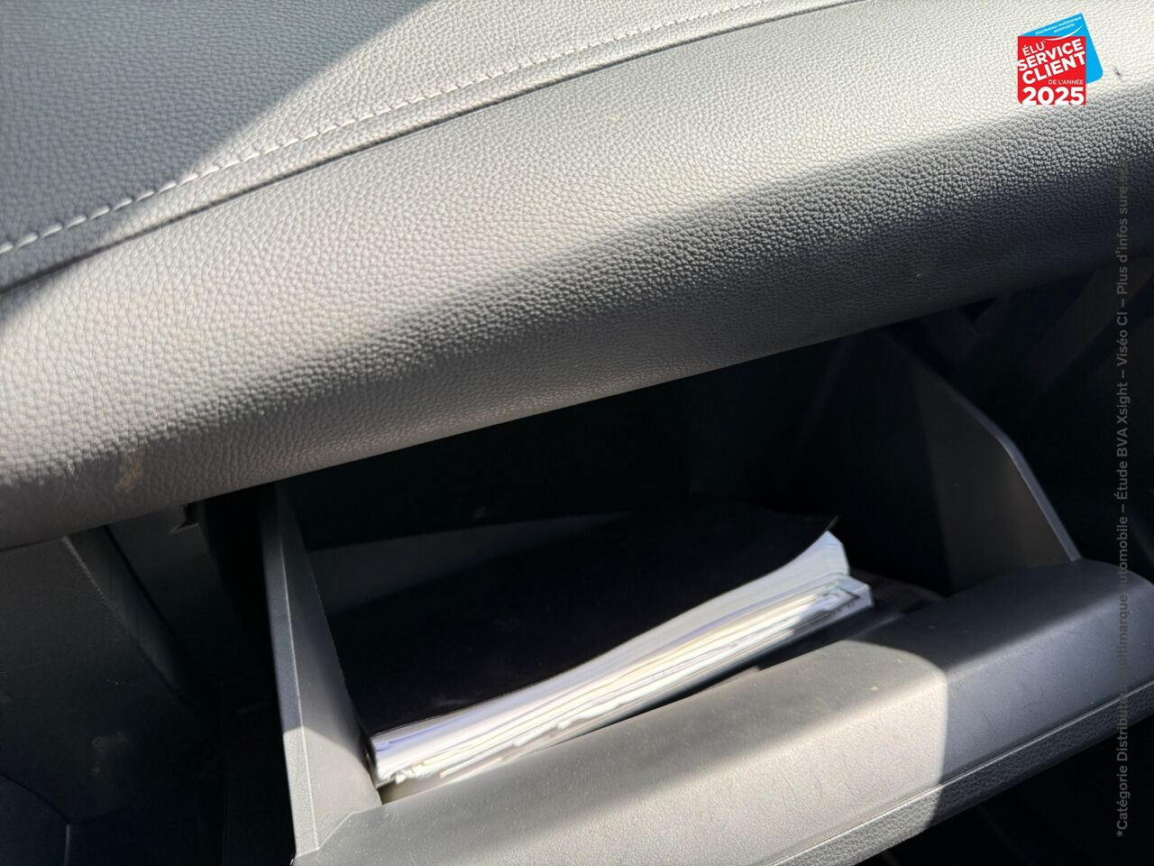 Véhicule d'occasion TOYOTA COROLLA TOURING SPT 122H DYNAMIC BUSINESS SIEGES CHAUF GPS CAMERA chez Toyota Besançon