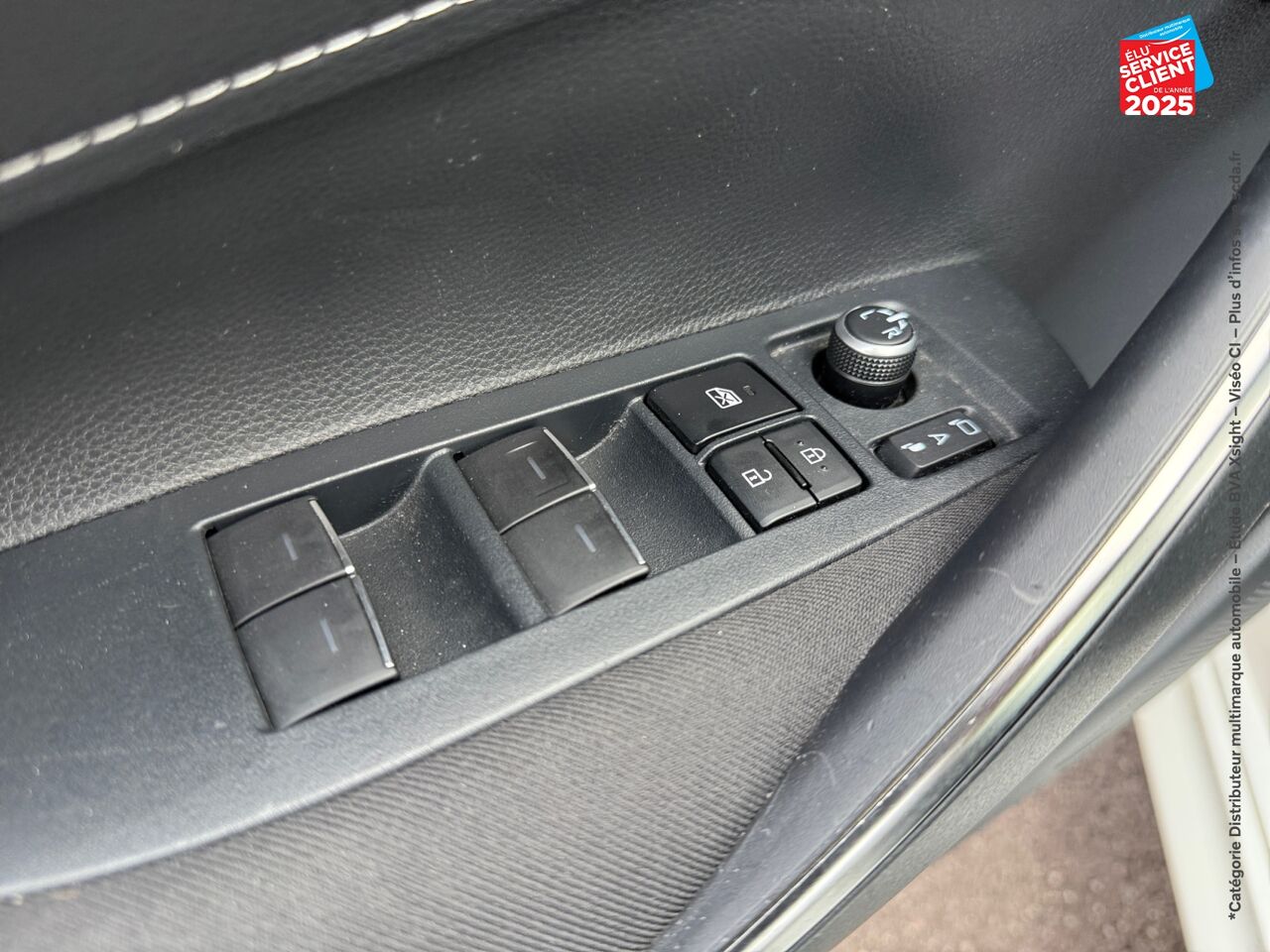 Véhicule d'occasion TOYOTA COROLLA TOURING SPT 122H DYNAMIC BUSINESS SIEGES CHAUF GPS CAMERA chez Toyota Besançon