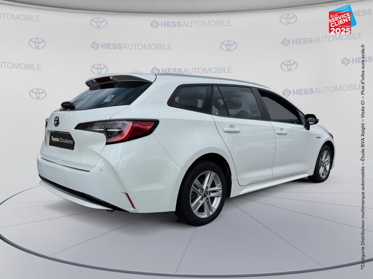Véhicule d'occasion TOYOTA COROLLA TOURING SPT 122H DYNAMIC BUSINESS SIEGES CHAUF GPS CAMERA chez Toyota Besançon
