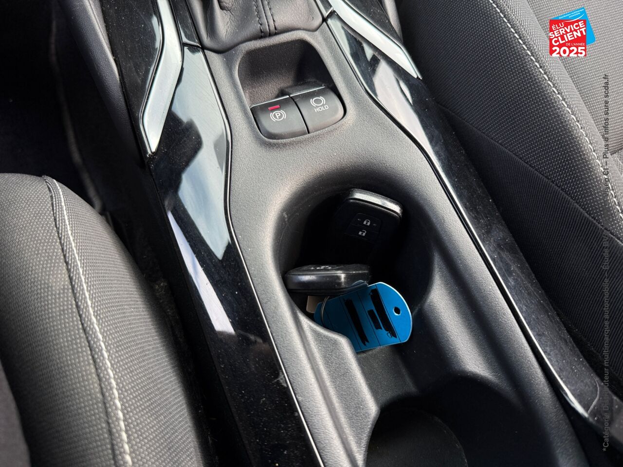 Véhicule d'occasion TOYOTA COROLLA TOURING SPT 122H DYNAMIC BUSINESS SIEGES CHAUF GPS CAMERA chez Toyota Besançon
