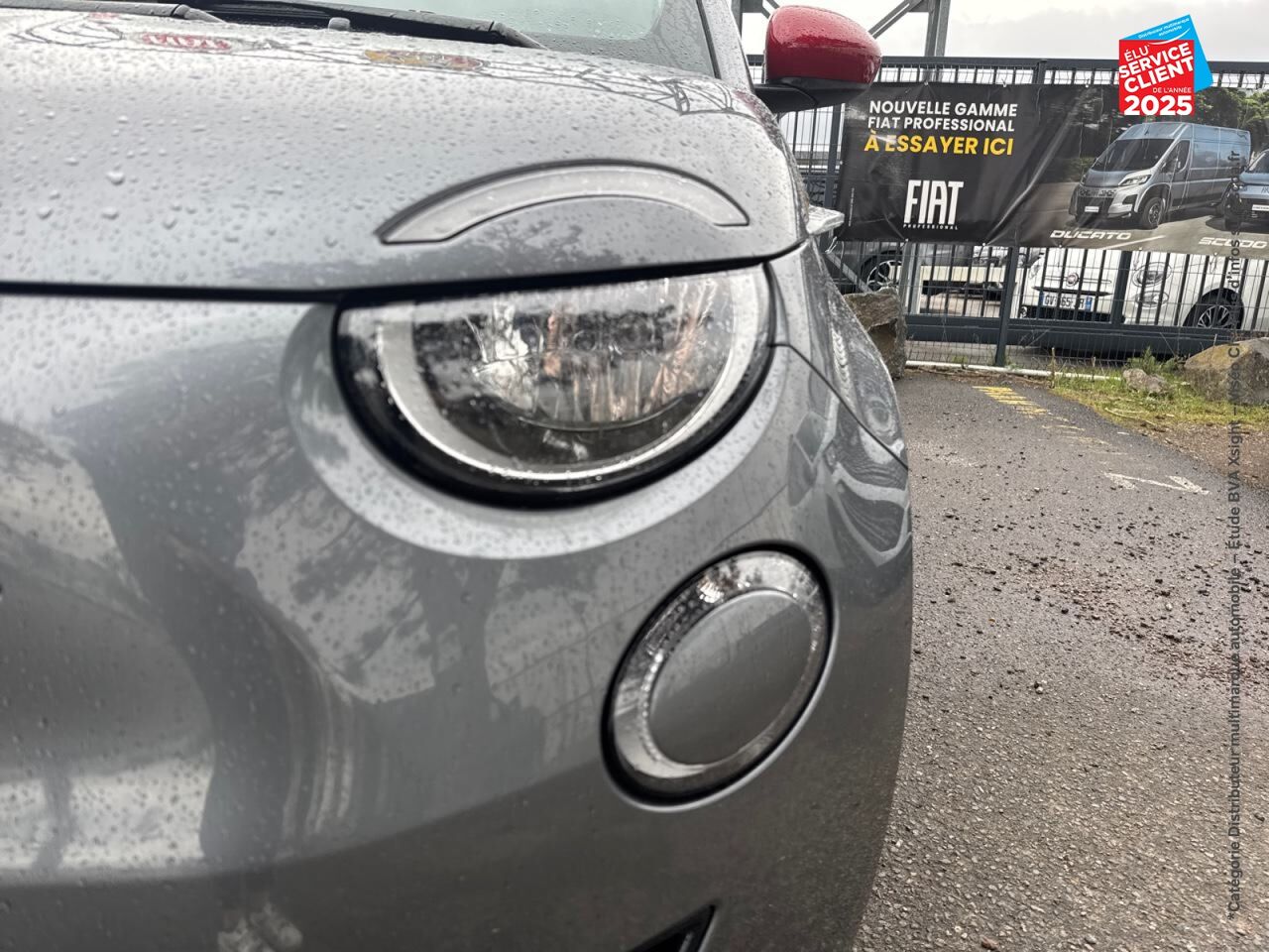 Véhicule d'occasion FIAT 500 E 95CH RED MY23 CAMERA CARPLAY chez Renault Colmar