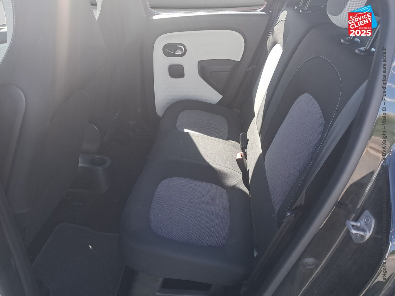 Véhicule d'occasion RENAULT TWINGO 1.0 SCE 70CH LIMITED 2017 BOITE COURTE chez Renault Sélestat