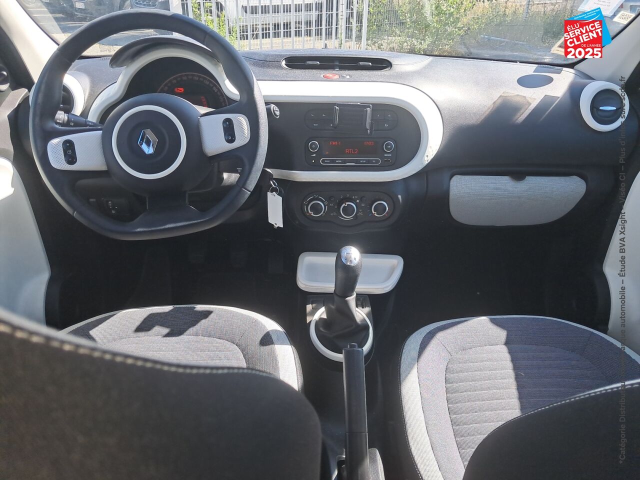 Véhicule d'occasion RENAULT TWINGO 1.0 SCE 70CH LIMITED 2017 BOITE COURTE chez Renault Sélestat